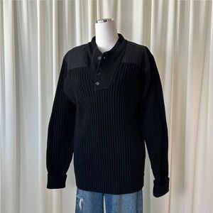 NWT L.L. Bean Men’s Commando Sweater
Henley black 100% Merino Wool